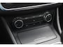 Mercedes-Benz A-klasse 200 Ambition AMG / Panoramadak / Camera / Leder / 18'' / Stoelverwarming / Cruise Control