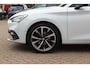 SEAT Leon 1.5 eTSI FR Launch Edition / Panoramadak / Camera / Half leder / Keyless / CarPlay / 18'' / Virtual Cockpit / Stuur+Stoelverwarming / DAB / ACC