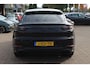 Porsche Cayenne Coupé 3.0 E-Hybrid / Trekhaak / Panoramadak / Camera / 22'' / CarPlay / Sportdesign+Chrono / Luchtvering / Bose / Dodehoek / Stoelverwarming / DAB / ACC