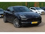 Porsche Cayenne Coupé 3.0 E-Hybrid / Trekhaak / Panoramadak / Camera / 22'' / CarPlay / Sportdesign+Chrono / Luchtvering / Bose / Dodehoek / Stoelverwarming / DAB / ACC