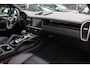 Porsche Cayenne Coupé 3.0 E-Hybrid / Trekhaak / Panoramadak / Camera / 22'' / CarPlay / Sportdesign+Chrono / Luchtvering / Bose / Dodehoek / Stoelverwarming / DAB / ACC
