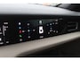 Porsche Taycan Performance 84 kWh / 360Camera / Passenger Display / Sportchrono / Luchtvering / 21'' / Stoelverwarming / Bose / Dodehoek / DAB / Cruise Control