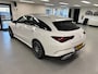 Mercedes-Benz CLA Shooting Brake 200 AMG Line Panorama Led Camera Keyless go Widescreen