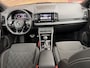Skoda Karoq 1.5 TSI ACT Sportline Business Panodak / Trekhaak / Navi / LED / Stoel en Stuur verwarming