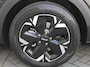Kia Niro EV Light Edition 64.8 kWh | Camera | Cruise adapt. | Clima | 17" LM | Navi | Keyless | All season banden |