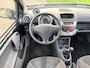 Peugeot 107 1.0-12V XR 3-Drs Stuurbekrachtiging Airco Electric pakket Audio/CD ABS Getint glas Colorpakket Apk 10/06/2026