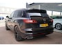 Volkswagen Touareg 3.0 TSi 4MOTION RLine | Automaat | Navigatie | Camera | Vol opties | Dealerauto | Full Black | Inruil mogelijk