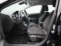Opel Astra 1.2 Business Edition | Parkeer sensoren | Cruise control | DAB | Camera | Climate control | Apple carplay