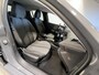 Peugeot 208 Hybrid 100 e-DCS6 Allure | Navigatie/Android/Apple Carplay | LM Velgen 16" | Parkeersensoren Voor en Achter | Cruise Control | DAB | Airco |