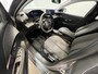 Peugeot 208 Hybrid 100 e-DCS6 Allure | Navigatie/Android/Apple Carplay | LM Velgen 16" | Parkeersensoren Voor en Achter | Cruise Control | DAB | Airco |