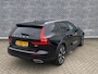 Volvo V60 Cross Country 2.0 B5 AWD Pro | Trekhaak | Elektrische Stoelverstelling | Adaptieve Cruise Control met Stuurhulp | Harman Kardon Audio | Stoelen en Stuurwiel verwarmd | Massagefunctie |