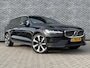 Volvo V60 Cross Country 2.0 B5 AWD Pro | Trekhaak | Elektrische Stoelverstelling | Adaptieve Cruise Control met Stuurhulp | Harman Kardon Audio | Stoelen en Stuurwiel verwarmd | Massagefunctie |