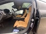 Volvo V60 Cross Country 2.0 B5 AWD Pro | Trekhaak | Elektrische Stoelverstelling | Adaptieve Cruise Control met Stuurhulp | Harman Kardon Audio | Stoelen en Stuurwiel verwarmd | Massagefunctie |