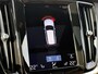 Volvo V60 Cross Country 2.0 B5 AWD Pro | Trekhaak | Elektrische Stoelverstelling | Adaptieve Cruise Control met Stuurhulp | Harman Kardon Audio | Stoelen en Stuurwiel verwarmd | Massagefunctie |
