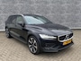 Volvo V60 Cross Country 2.0 B5 AWD Pro | Trekhaak | Elektrische Stoelverstelling | Adaptieve Cruise Control met Stuurhulp | Harman Kardon Audio | Stoelen en Stuurwiel verwarmd | Massagefunctie |