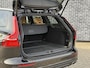 Volvo V60 Cross Country 2.0 B5 AWD Pro | Trekhaak | Elektrische Stoelverstelling | Adaptieve Cruise Control met Stuurhulp | Harman Kardon Audio | Stoelen en Stuurwiel verwarmd | Massagefunctie |