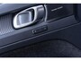 Volvo XC40 Recharge Twin Pro | Schuif-/kanteldak | Trekhaak | Stoel-/Stuurverwarming | Power Seats | Harman Kardon Audio | 360 camera | Keyless Entry | DAB |
