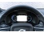 Volvo XC40 Recharge Twin Pro | Schuif-/kanteldak | Trekhaak | Stoel-/Stuurverwarming | Power Seats | Harman Kardon Audio | 360 camera | Keyless Entry | DAB |