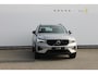 Volvo XC40 2.0 B4 Plus Dark Google Infotainment / Semi elektrisch wegklapbare trekhaak / Verwarmbare voorruit / Harman Kardon Audio installatie / Elektrisch bedienbare voorstoelen