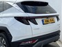 Hyundai Tucson 1.6 T-GDI HEV 230 PK Premium Automaat / Trekgewicht 1650 kg / Apple Carplay Android Auto / Stuur- en Stoelverwarming / Rondomzicht camera / Climate Control / Stoelventilatie voor /