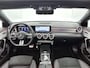 Mercedes-Benz CLA 180 AMG Line Panoramadak | 5 spaaks lichtmetalen velgen MBUX wide screen | Navigatie | Parking support met camera achter | Inclusief 24 maanden Mercedes-Benz Certified garantie voor Europa.