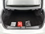 Mercedes-Benz CLA 180 AMG Line Panoramadak | 5 spaaks lichtmetalen velgen MBUX wide screen | Navigatie | Parking support met camera achter | Inclusief 24 maanden Mercedes-Benz Certified garantie voor Europa.