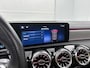 Mercedes-Benz CLA 180 AMG Line Panoramadak | 5 spaaks lichtmetalen velgen MBUX wide screen | Navigatie | Parking support met camera achter | Inclusief 24 maanden Mercedes-Benz Certified garantie voor Europa.