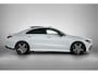Mercedes-Benz CLA 180 AMG Line Panoramadak | 5 spaaks lichtmetalen velgen MBUX wide screen | Navigatie | Parking support met camera achter | Inclusief 24 maanden Mercedes-Benz Certified garantie voor Europa.