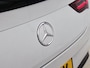 Mercedes-Benz CLA 180 AMG Line Panoramadak | 5 spaaks lichtmetalen velgen MBUX wide screen | Navigatie | Parking support met camera achter | Inclusief 24 maanden Mercedes-Benz Certified garantie voor Europa.