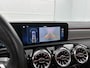 Mercedes-Benz CLA 180 AMG Line Panoramadak | 5 spaaks lichtmetalen velgen MBUX wide screen | Navigatie | Parking support met camera achter | Inclusief 24 maanden Mercedes-Benz Certified garantie voor Europa.