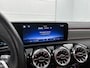 Mercedes-Benz CLA 180 AMG Line Panoramadak | 5 spaaks lichtmetalen velgen MBUX wide screen | Navigatie | Parking support met camera achter | Inclusief 24 maanden Mercedes-Benz Certified garantie voor Europa.