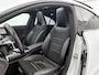 Mercedes-Benz CLA 180 AMG Line Panoramadak | 5 spaaks lichtmetalen velgen MBUX wide screen | Navigatie | Parking support met camera achter | Inclusief 24 maanden Mercedes-Benz Certified garantie voor Europa.