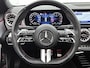 Mercedes-Benz CLA 180 AMG Line Panoramadak | 5 spaaks lichtmetalen velgen MBUX wide screen | Navigatie | Parking support met camera achter | Inclusief 24 maanden Mercedes-Benz Certified garantie voor Europa.