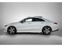 Mercedes-Benz CLA 180 AMG Line Panoramadak | 5 spaaks lichtmetalen velgen MBUX wide screen | Navigatie | Parking support met camera achter | Inclusief 24 maanden Mercedes-Benz Certified garantie voor Europa.