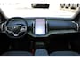 Volvo EX30 Cross Country Twin Motor Performance Ultra 69 kWh | 360º camera | Panorama Dak | 22KW Boordlader | Elektrisch Verstelbare Voorstoelen | Audio by Harman Kardon | Keyless Entry | Extra Getint Glas Achter