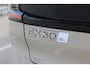 Volvo EX30 Cross Country Twin Motor Performance Ultra 69 kWh | 360º camera | Panorama Dak | 22KW Boordlader | Elektrisch Verstelbare Voorstoelen | Audio by Harman Kardon | Keyless Entry | Extra Getint Glas Achter