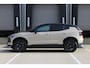 Volvo EX30 Cross Country Twin Motor Performance Ultra 69 kWh | 360º camera | Panorama Dak | 22KW Boordlader | Elektrisch Verstelbare Voorstoelen | Audio by Harman Kardon | Keyless Entry | Extra Getint Glas Achter