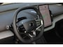 Volvo EX30 Cross Country Twin Motor Performance Ultra 69 kWh | 360º camera | Panorama Dak | 22KW Boordlader | Elektrisch Verstelbare Voorstoelen | Audio by Harman Kardon | Keyless Entry | Extra Getint Glas Achter
