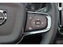 Volvo XC40 T5 Recharge R-Design - Panorama/schuifdak - IntelliSafe Assist & Surround - 360º Camera - Harman/Kardon audio - Verwarmde voorstoelen & stuur - Parkeersensoren voor & achter - Elektr. bedienb. voorstoelen met geheugen links - Draadloze tel. lader - Extra getint glas - 19' LMV
