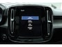 Volvo XC40 1.5 T4 Plug-In Hybrid Inscription | Elektrisch glazen panorama-dak | Semi Elektrsiche Trekhaak | Elektrisch verstelb. bestuurdersstoel met geheugen | Parkeercamera | Parkeersensoren voor + achter | lederen bekleding| Extra getint glas| Elektrisch glazen panorama-dak| Premium Audio by Harman Kardon|