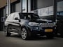 BMW X5 40D xDrive M-Sport | HUD | COMFORTZETELS | PANO | LED | CARBONSCHWARZ METTALIC | TREKHAAK | MEMORY