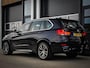 BMW X5 40D xDrive M-Sport | HUD | COMFORTZETELS | PANO | LED | CARBONSCHWARZ METTALIC | TREKHAAK | MEMORY