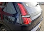 Renault 5 150PK COMFORT RANGE ROLAND-GARROS 52 kWh | NAVIGATIE SYSTEEM MET GOOGLE INTERGRATIE | HARMAN KARDON PREMIUM AUDIO | FULL LED KOPLAMPEN MET MICRO-OPTICS EN FRANSE VLAG | 10"R-LINK MULTIMEDIA | 18"GRONO LICHTMETALEN VELGEN | TWO-TONE CAROSSERIE KLEUR I.C.M. WARM TITANIUM DAKLIJSTEN | ELEKTRISCH VERWARMDE VOOR STOELEN / STUUR | BESTUURDERSSTOEL MET ELEKTRISCH VERSTELBARE LENDESTEUN | AUTOMATISCH INPARKEREN | FLANK GUARD PROTECTION | ADAPTIEVE CRUISE CONTROL MET STOP & GO | ACHTERUITRIJCAMERA | PRIVATIE GLASS | SFEERVERLICHTING IN DIVERSE KLEUREN |