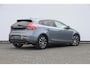Volvo V40 T3 152PK Dynamic Edition / Cruise control / Panoramadak / Parkeeren met camera / Harman kardon audio / Standkachel / Stoelverwarming