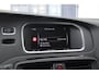 Volvo V40 T3 152PK Dynamic Edition / Cruise control / Panoramadak / Parkeeren met camera / Harman kardon audio / Standkachel / Stoelverwarming