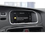 Volvo V40 T3 152PK Dynamic Edition / Cruise control / Panoramadak / Parkeeren met camera / Harman kardon audio / Standkachel / Stoelverwarming