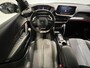 Peugeot 208 1.2 Turbo GT | Navigatie/Apple Carplay/Android Auto | LM Velgen 17" | Achteruitrijcamera en PDC Voor en Achter | Cruise Control | Voorstoelen Verwarmd | Airco |