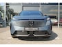Peugeot e-5008 GT Avantage 73 kWh | Warmtepomp | 360 graden camera | Alcantara stoelen met elektrische functie |