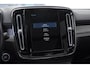 Volvo XC40 T5 262PK Automaat Recharge R-Design / BLIS / Stoel - en stuurwielverwarming / Leder met alcantara interieur / Parkeersensoren met 360 camera / Keyless entry / Elektrische stoelen met geheugen / Panoramadak / Harman kardon