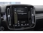 Volvo XC40 T5 262PK Automaat Recharge R-Design / BLIS / Stoel - en stuurwielverwarming / Leder met alcantara interieur / Parkeersensoren met 360 camera / Keyless entry / Elektrische stoelen met geheugen / Panoramadak / Harman kardon